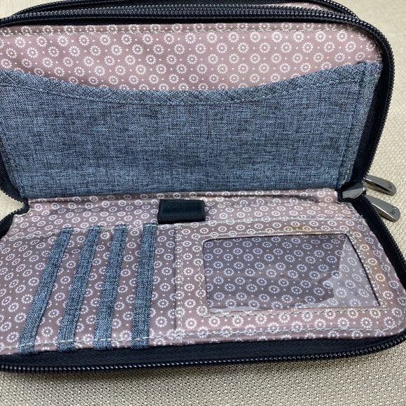 LUG RFID ZIP AROUND WALLET IN HEATHERED GRAY AND BLACK - Picture 6 of 9